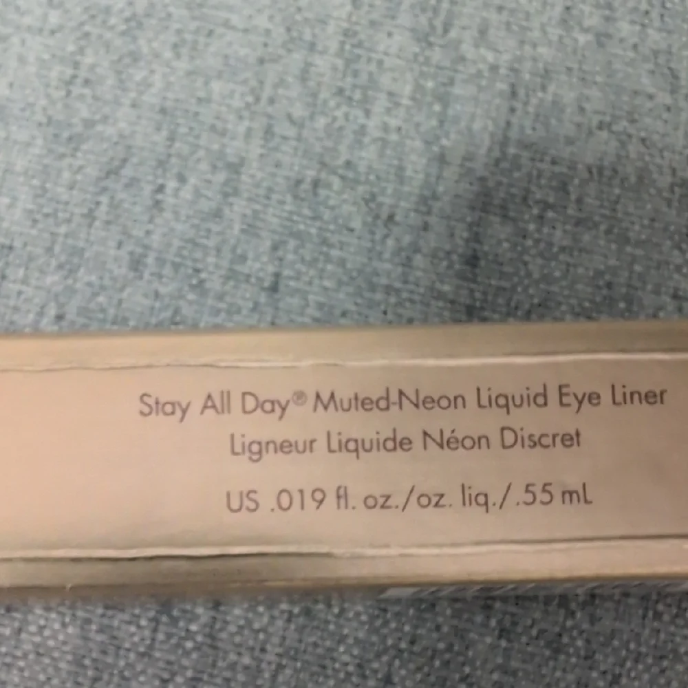 Stila Muted Neon Liquid Eyeliner